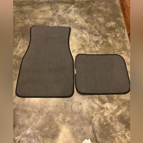 Nwot car mats - nwot,,